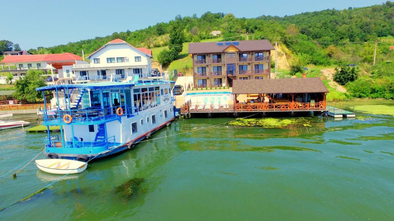 Ieşelniţa Mustaciosul Dunarii酒店 外观 照片